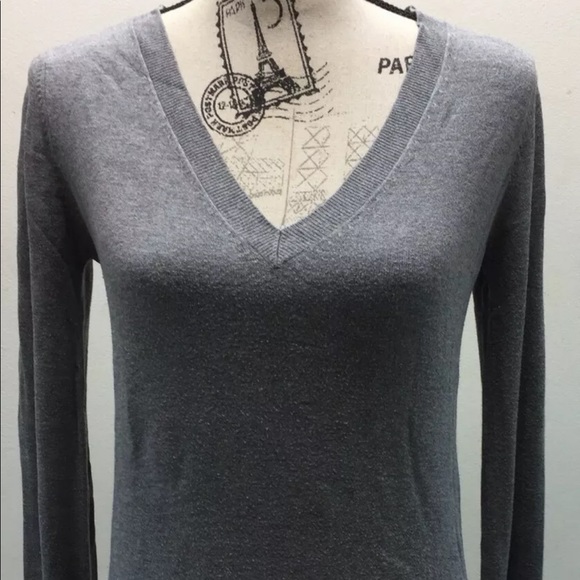 Zara Women Sweater V-Neck Long Sleeve M Gray Pearl Buttons - Picture 1 of 11